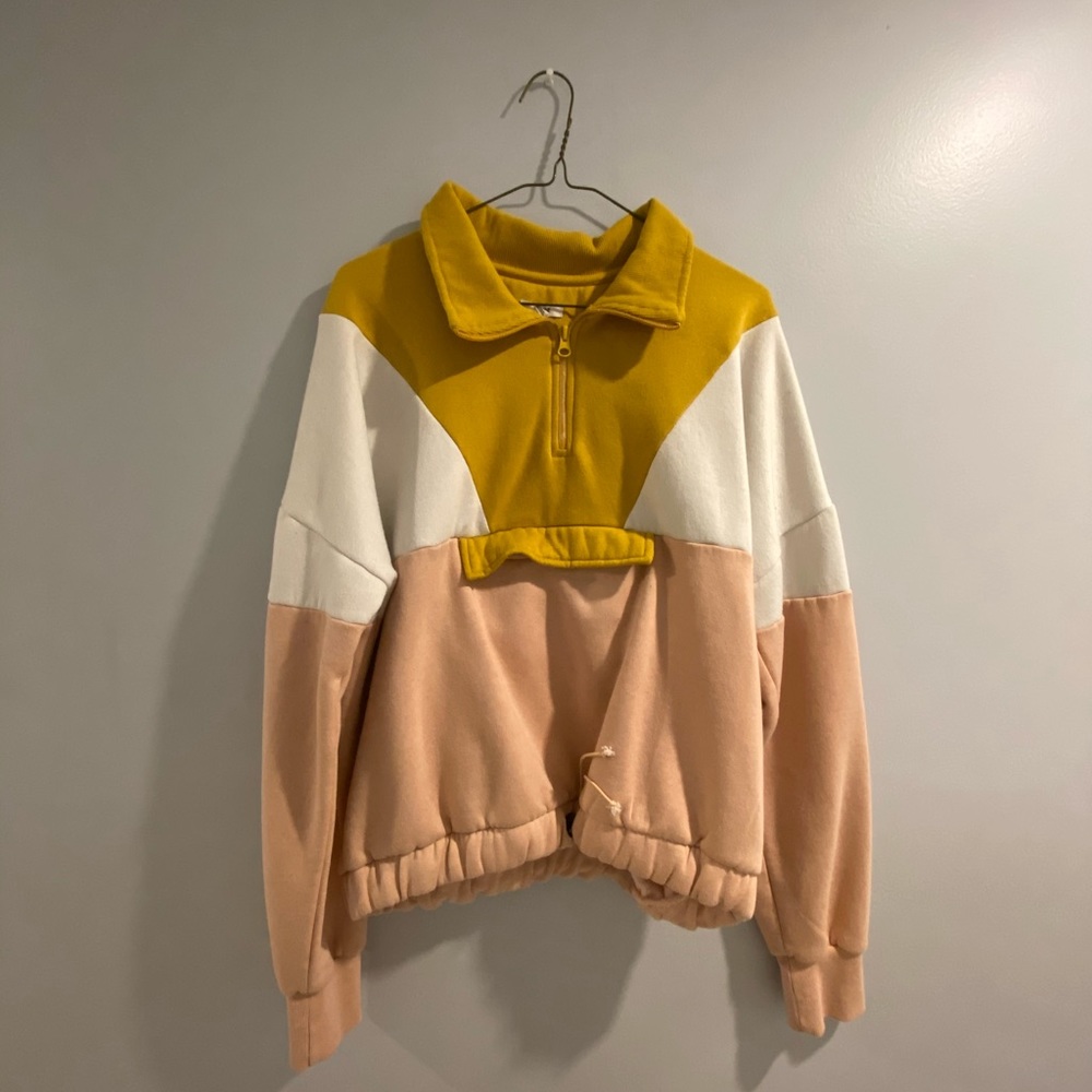 Colour blocking sweater